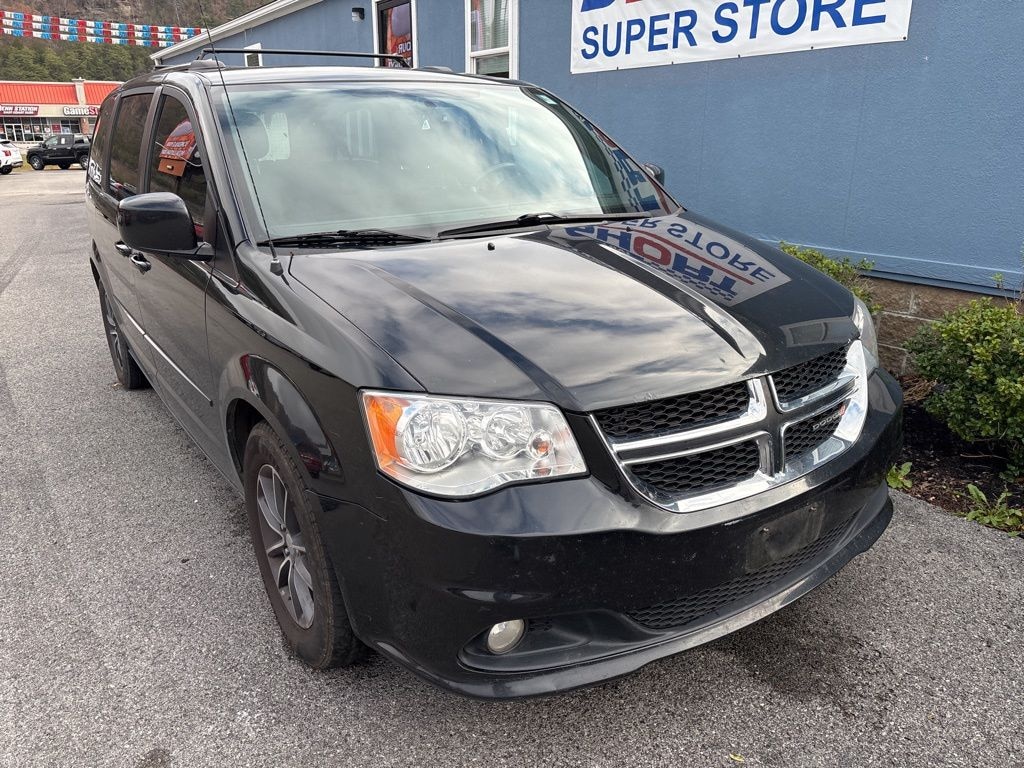 Used 2017 Dodge Grand Caravan SXT Van