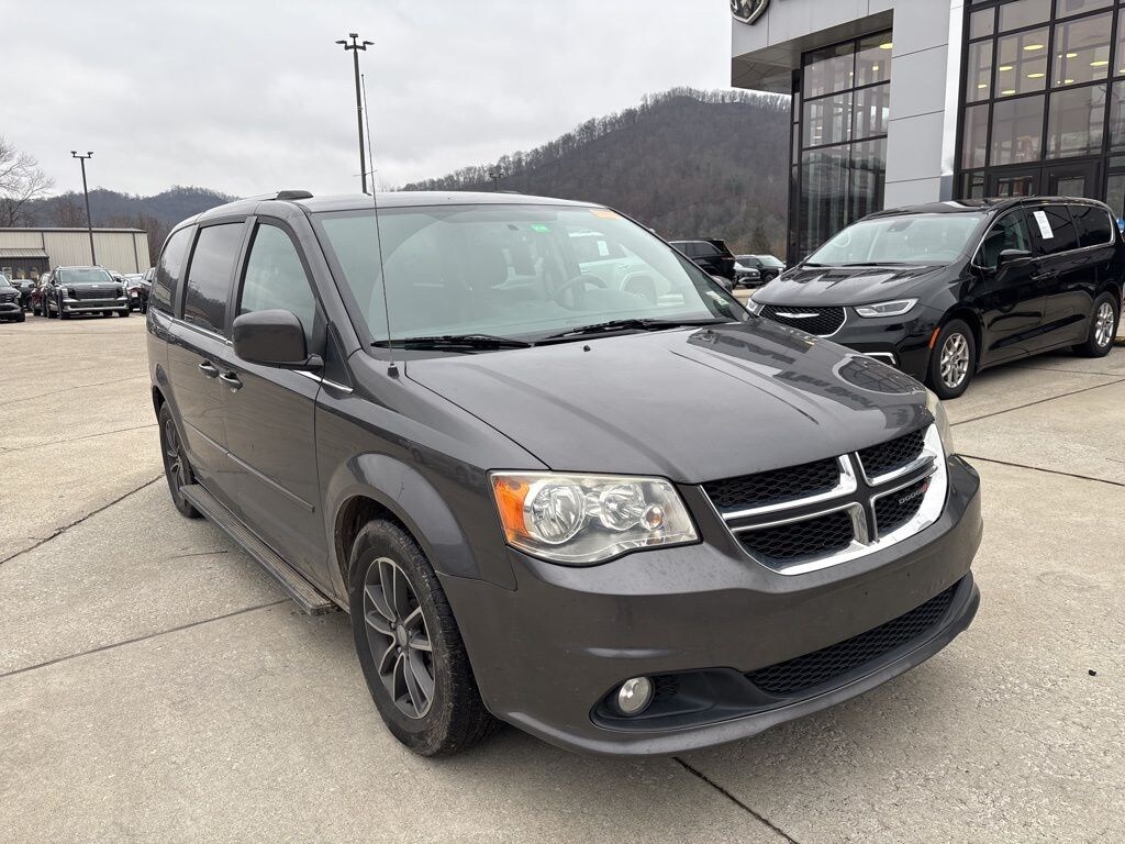 Used 2017 Dodge Grand Caravan SXT Van