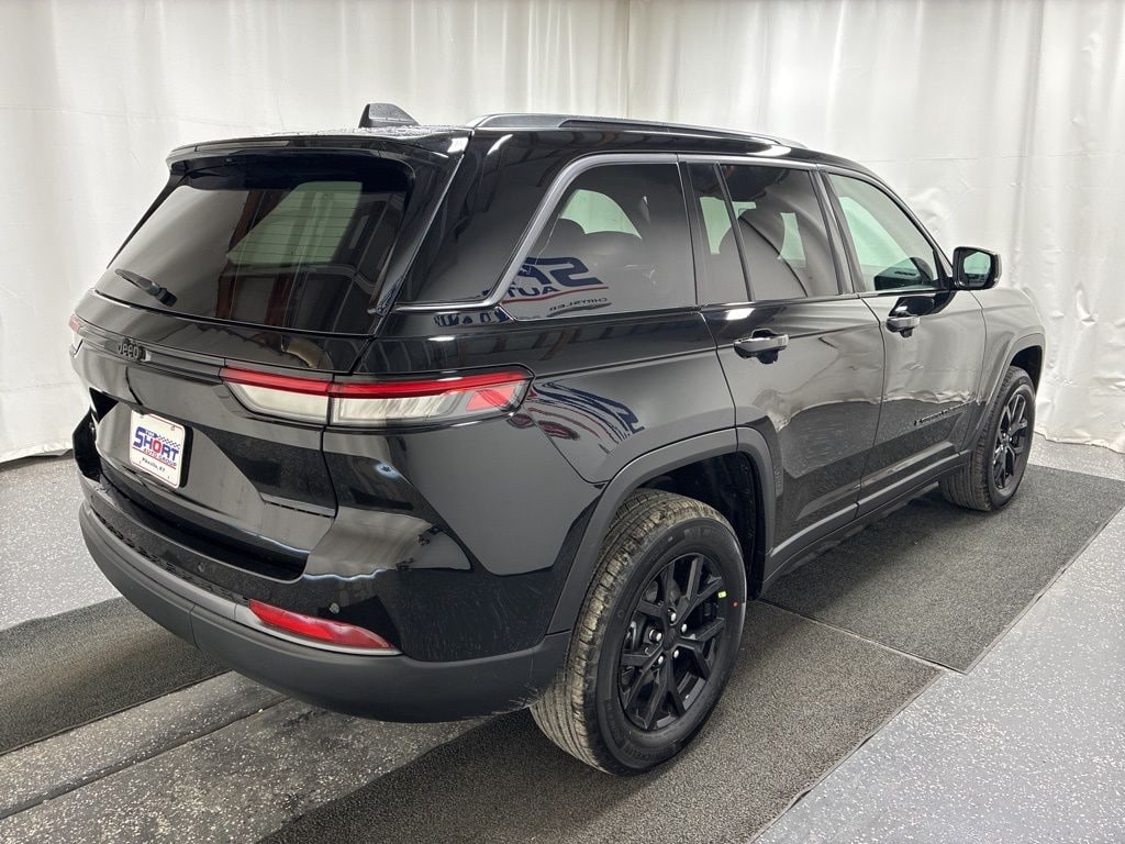New 2026 Jeep Grand Cherokee LAREDO ALTITUDE 4X4 Sport Utility
