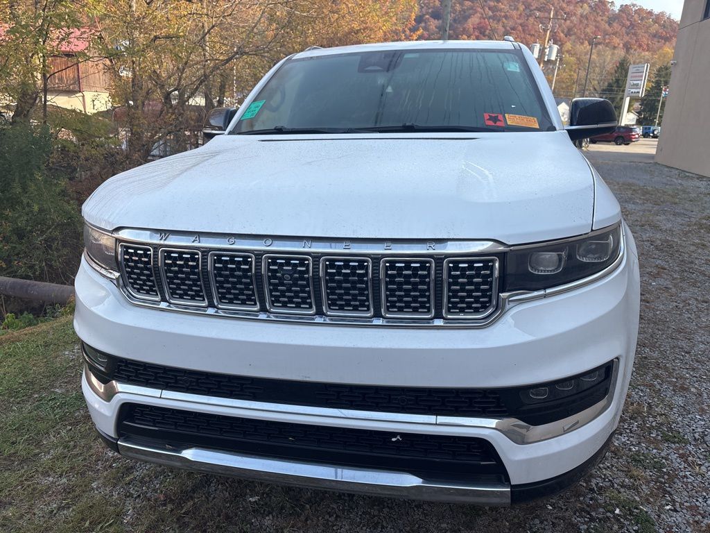 2023 Jeep Grand Wagoneer II photo 2