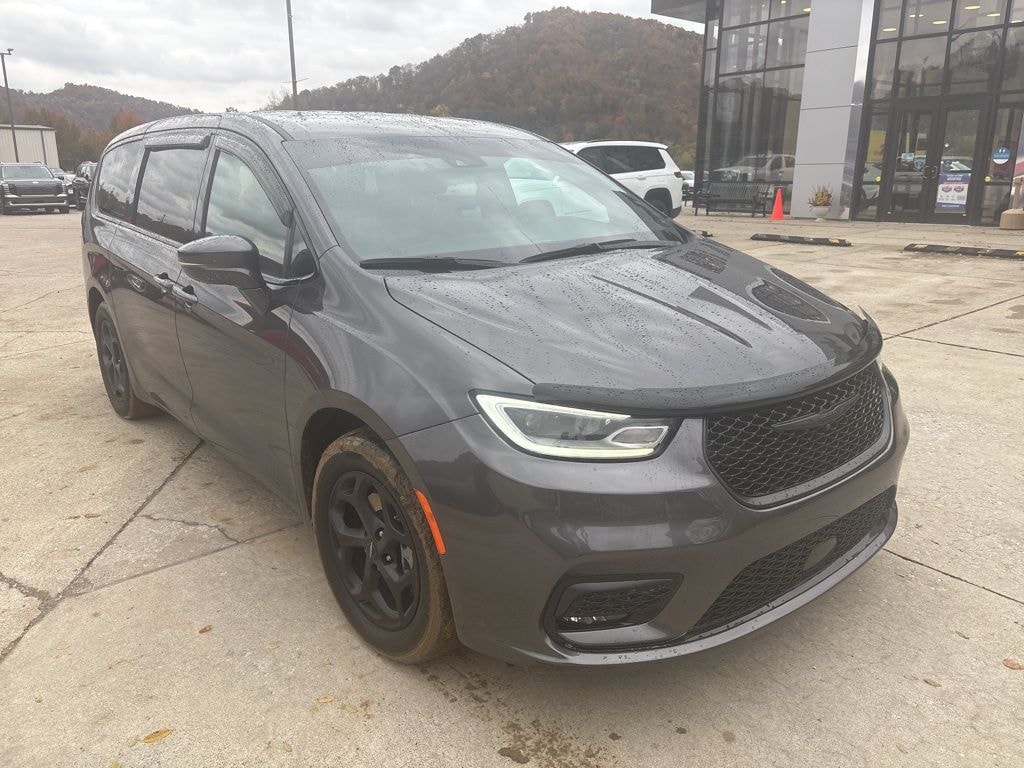 Used 2022 Chrysler Pacifica Hybrid Touring L Van Passenger Van