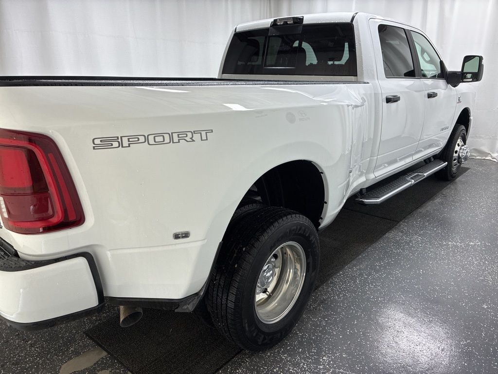 New 2026 Ram 3500 BIG HORN CREW CAB 4X4 8' BOX Pickup