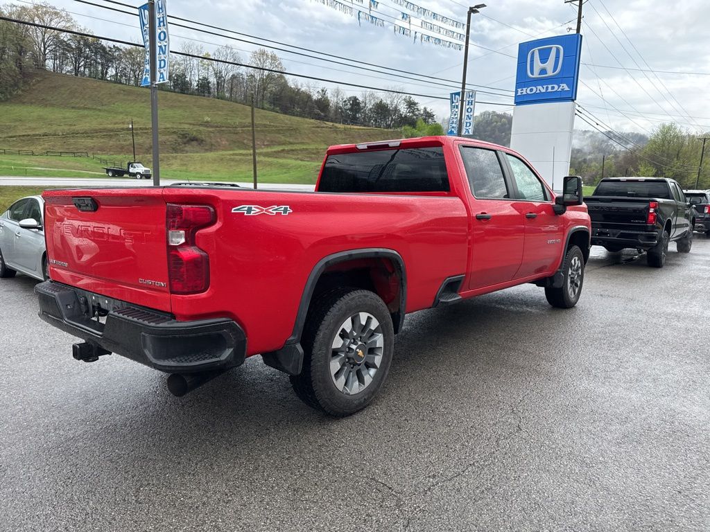 2023 Chevrolet Silverado 2500HD Custom photo 4