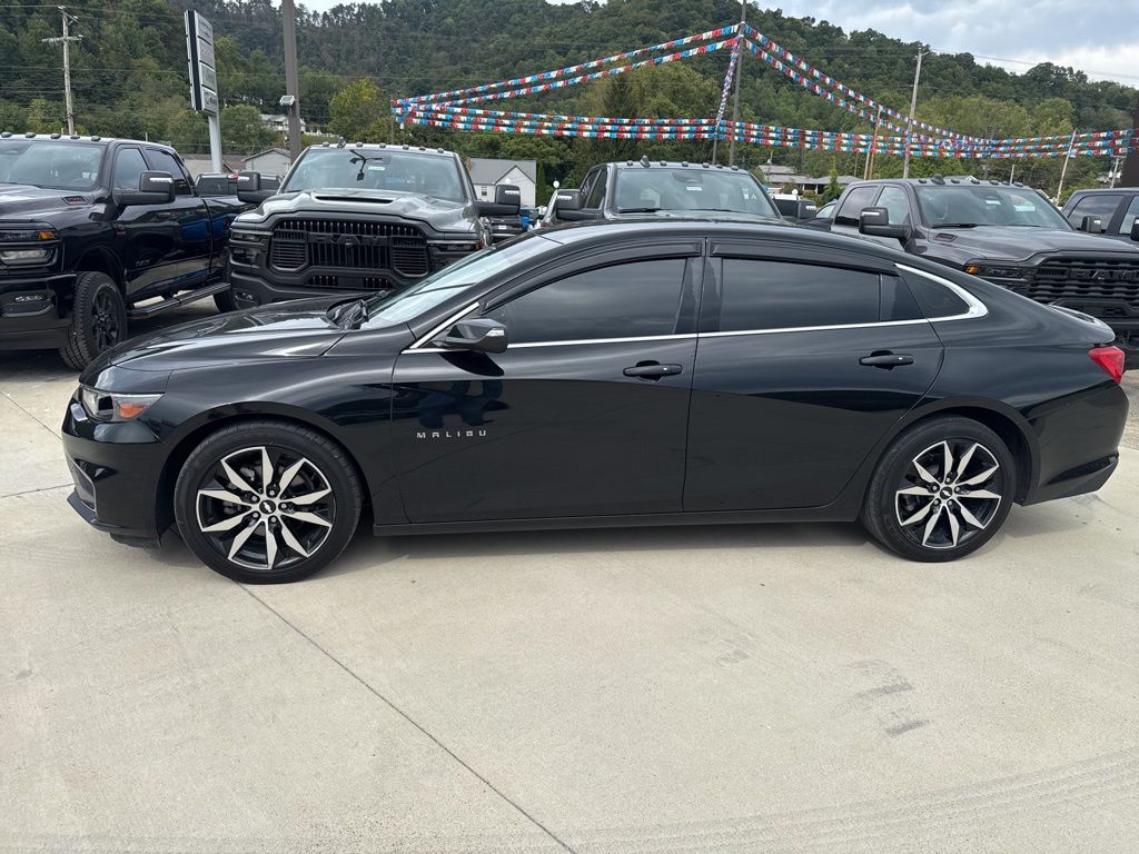 2018 Chevrolet Malibu 1LT photo 2