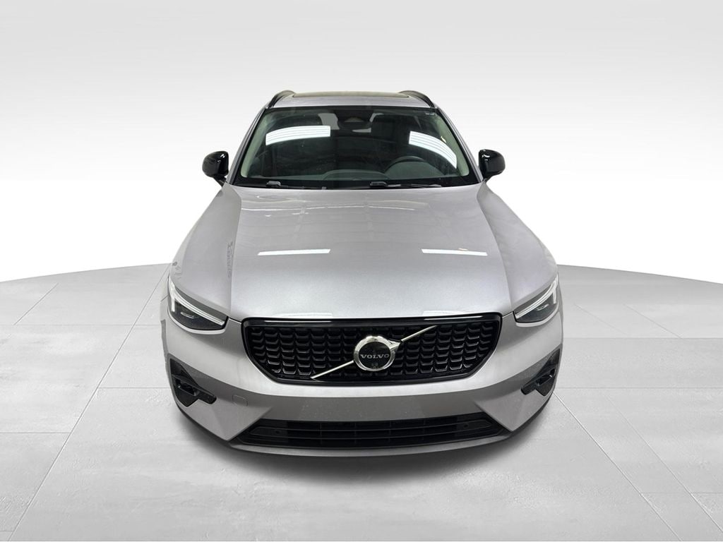 Used 2026 Volvo XC40 B5 Plus SUV