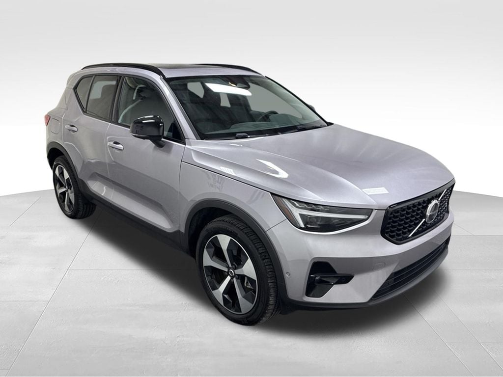 Used 2026 Volvo XC40 B5 Plus SUV