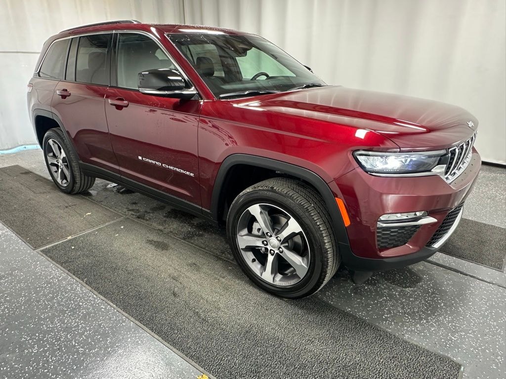 New 2025 Jeep Grand Cherokee LIMITED 4X4 Sport Utility