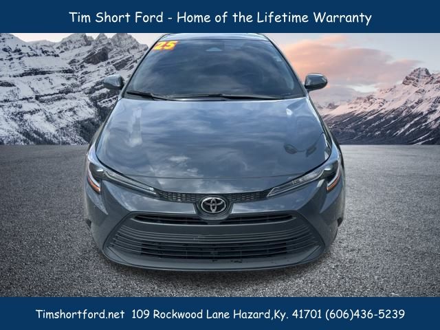 2025 Toyota Corolla LE photo 2