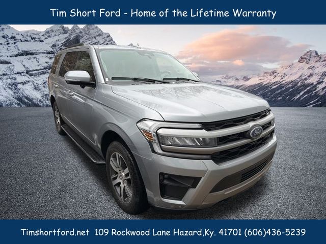 2023 Ford Expedition XLT's photo