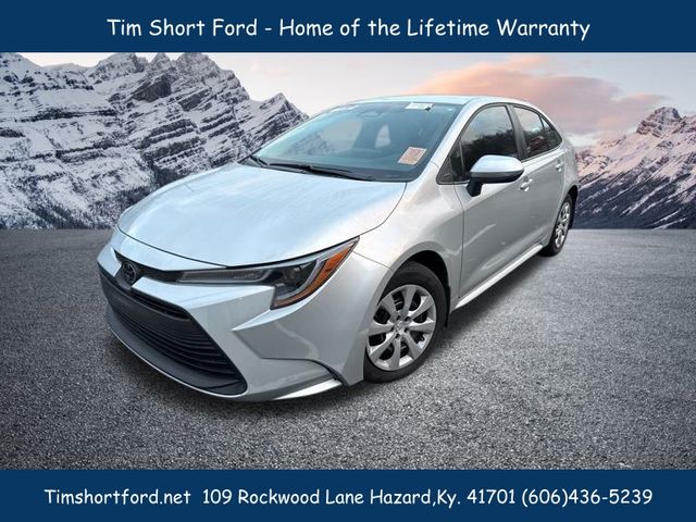2025 Toyota Corolla LE's photo