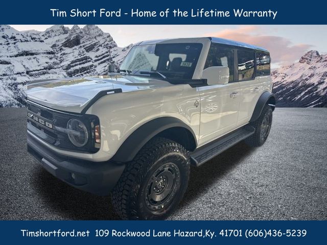 2025 Ford Bronco Outer Banks photo 3