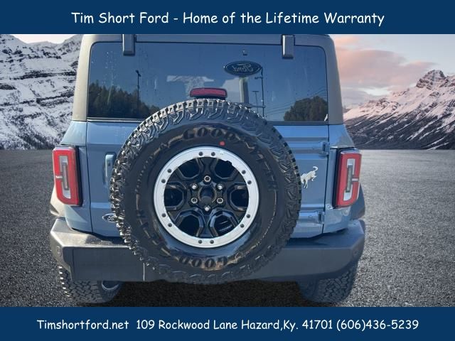2025 Ford Bronco Outer Banks photo 3