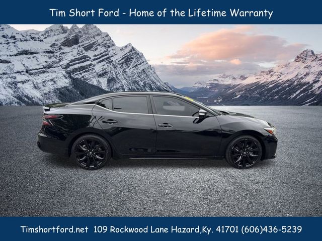 2023 Nissan Maxima SR's photo