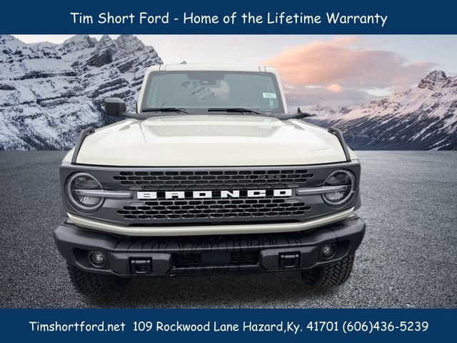 2025 Ford Bronco Badlands photo 2