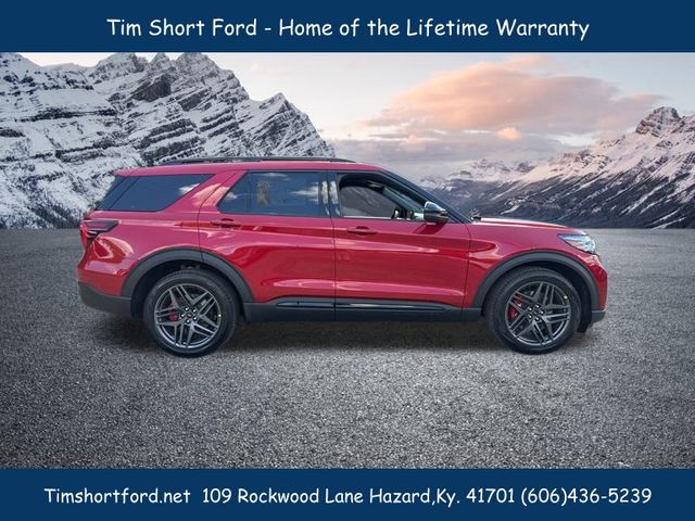 2025 Ford Explorer ST photo 4