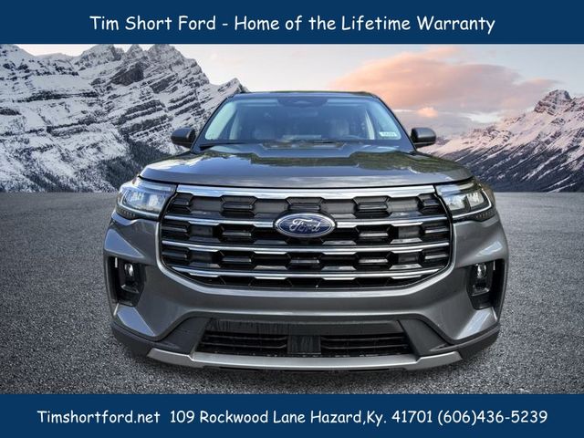 2025 Ford Explorer photo 2