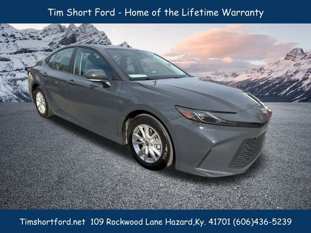 2025 Toyota Camry LE photo 3
