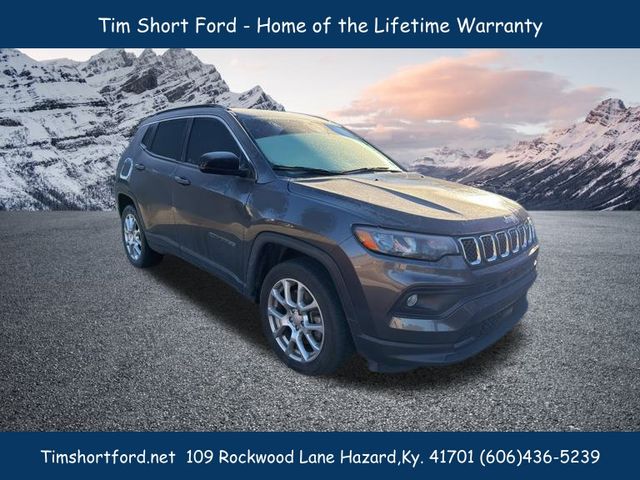 2023 Jeep Compass Latitude Lux's photo