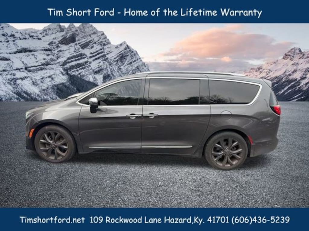 Used 2018 Chrysler Pacifica Limited Van