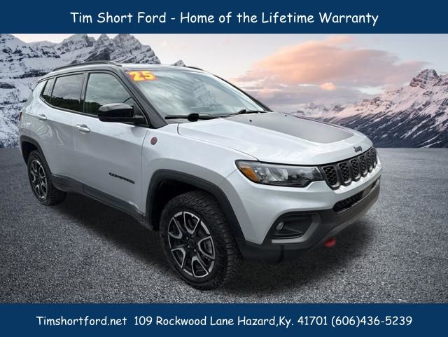 2025 Jeep Compass Trailhawk 4X4's photo