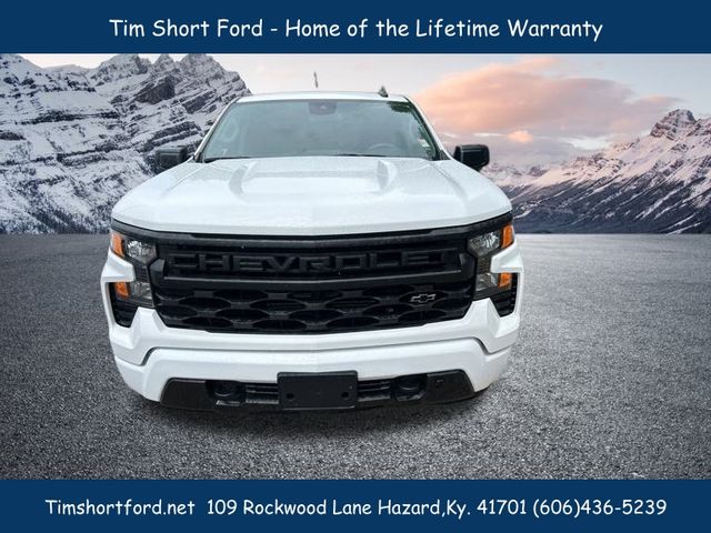 2022 Chevrolet Silverado 1500 Custom photo 2
