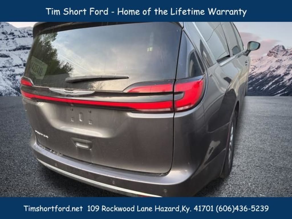 Used 2023 Chrysler Pacifica Touring L Van Passenger Van