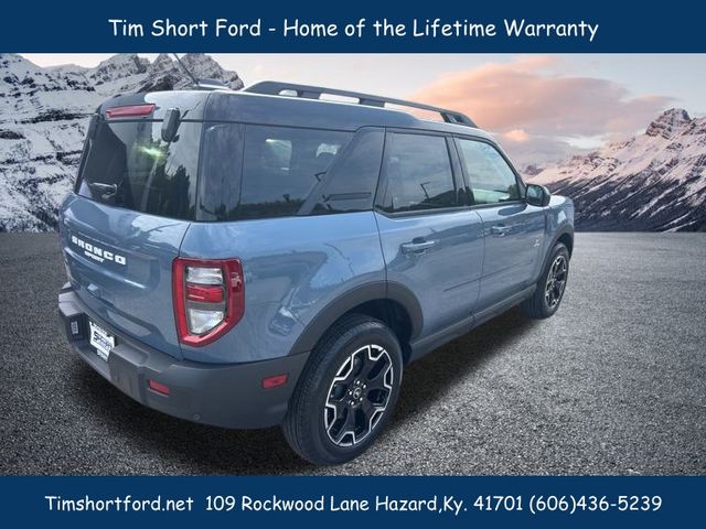 2025 Ford Bronco Sport Outer Banks photo 2