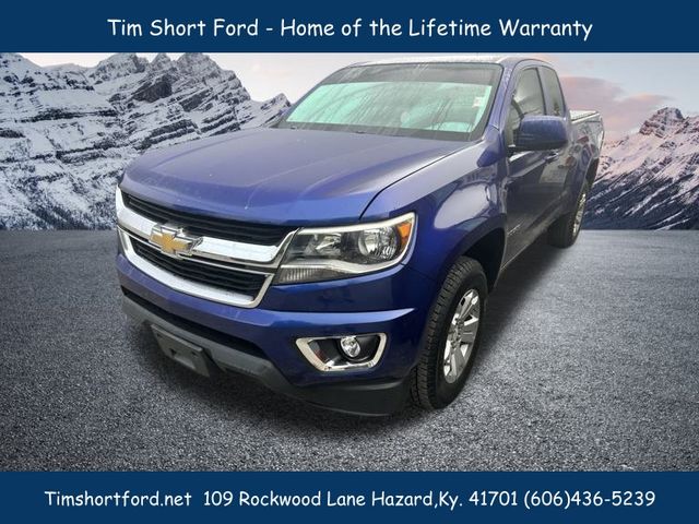 2017 Chevrolet Colorado LT photo 2