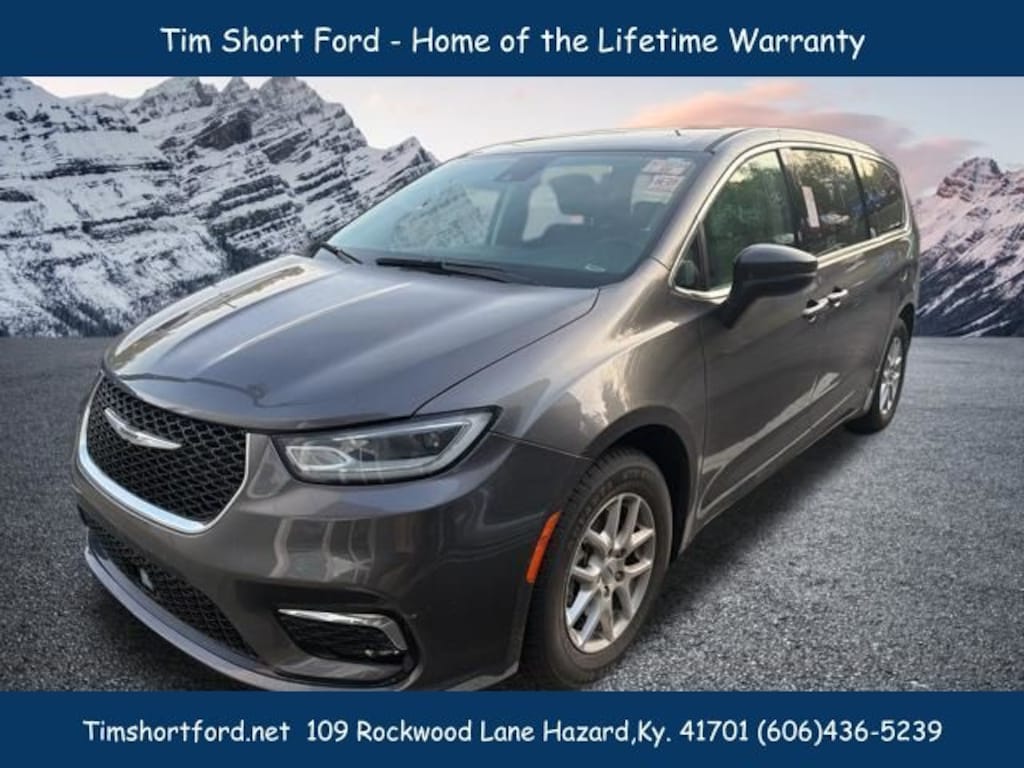 Used 2023 Chrysler Pacifica Touring L Van Passenger Van