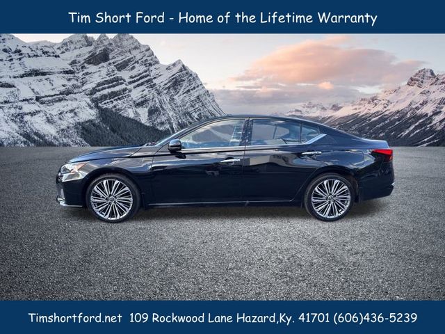 2025 Nissan Altima SL photo 4