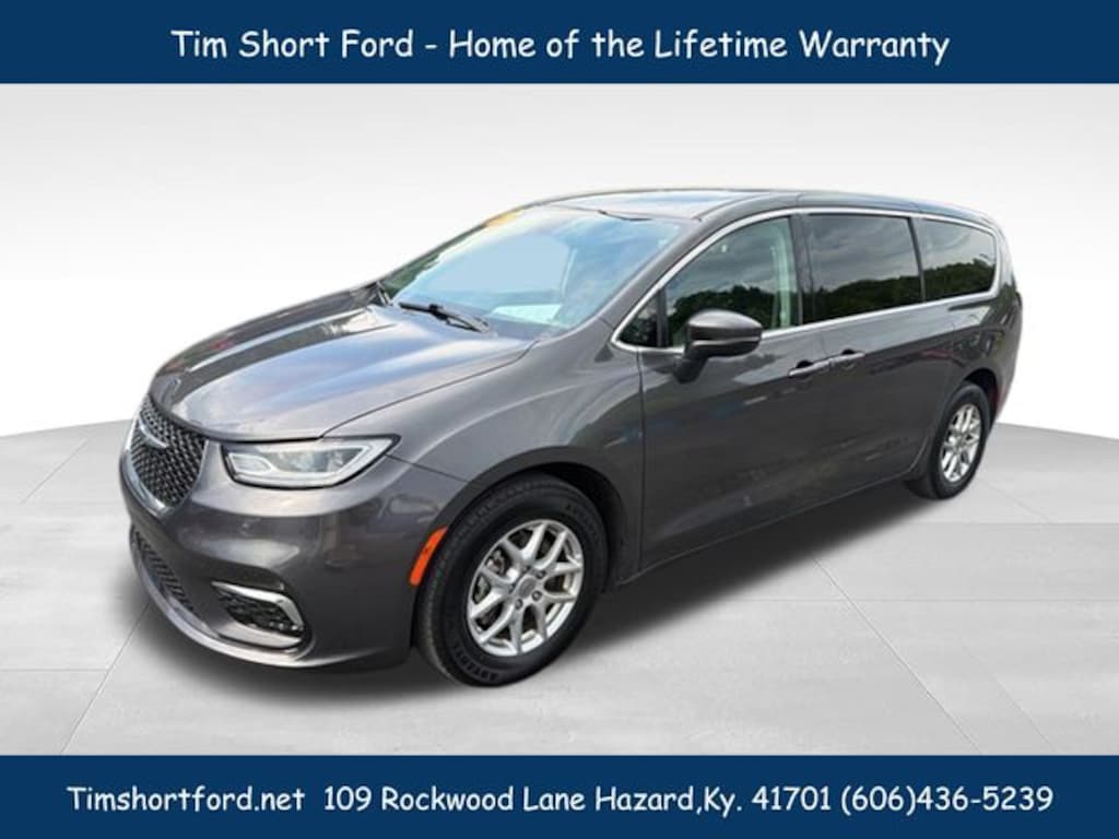 Used 2023 Chrysler Pacifica Touring L Van Passenger Van