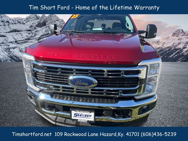 2025 Ford F-250 XLT photo 2