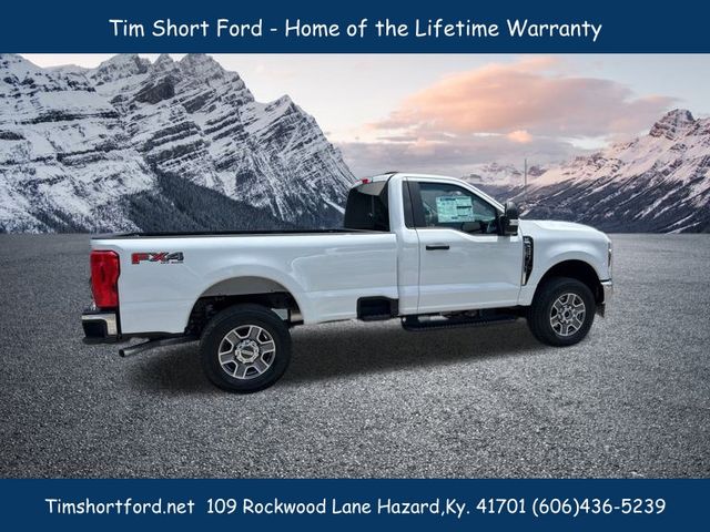 2025 Ford F-250 XLT photo 4