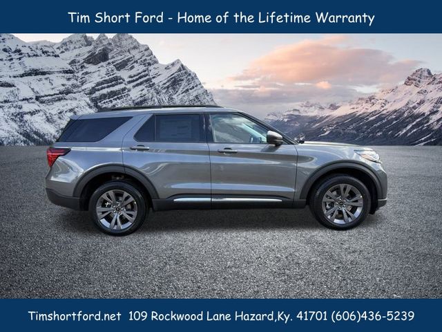2025 Ford Explorer photo 4
