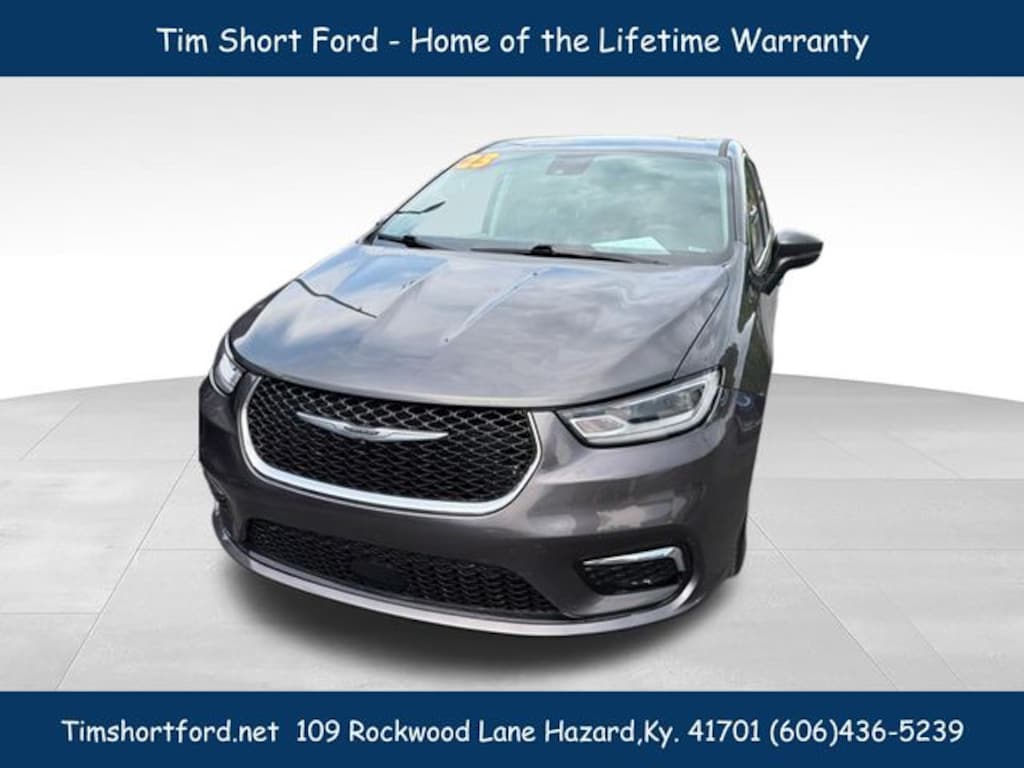 Used 2023 Chrysler Pacifica Touring L Van Passenger Van