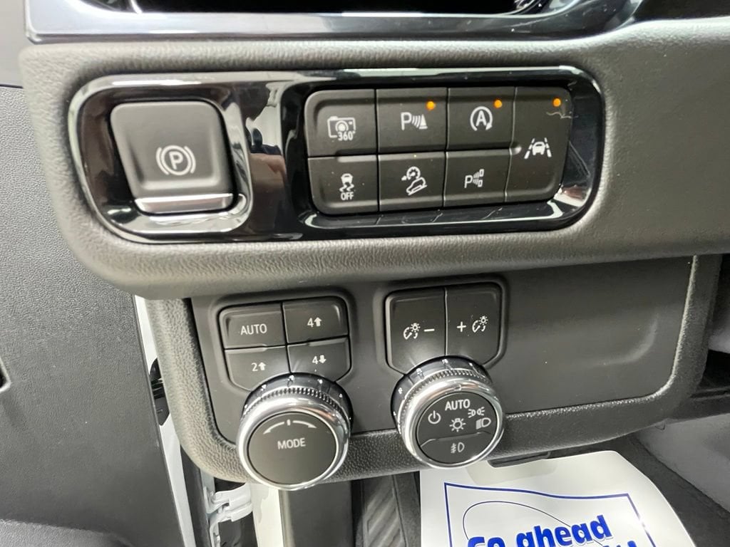 2026 GMC Yukon XL AT4 - Photo 21