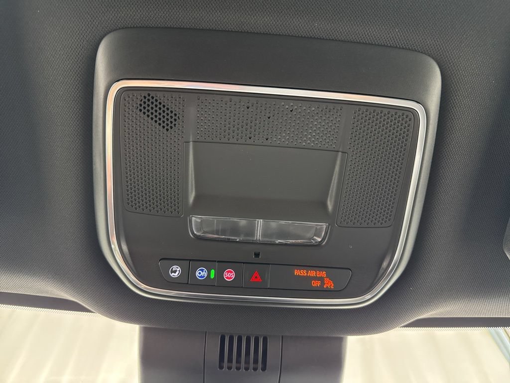 2025 GMC Sierra EV Denali - Photo 34