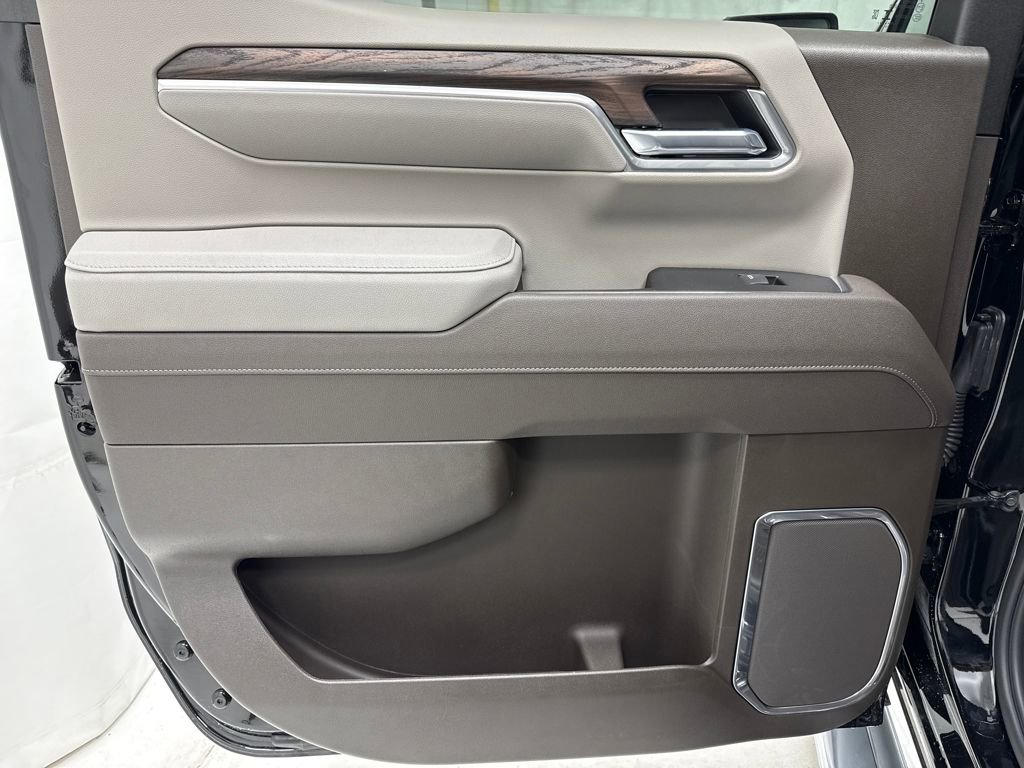 2026 GMC Sierra 1500 SLT - Photo 14