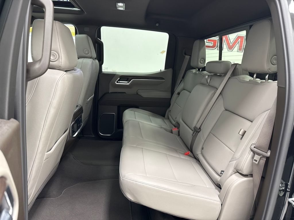 2026 GMC Sierra 1500 SLT - Photo 15