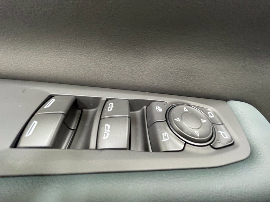 2027 GMC Yukon AT4 - Photo 17