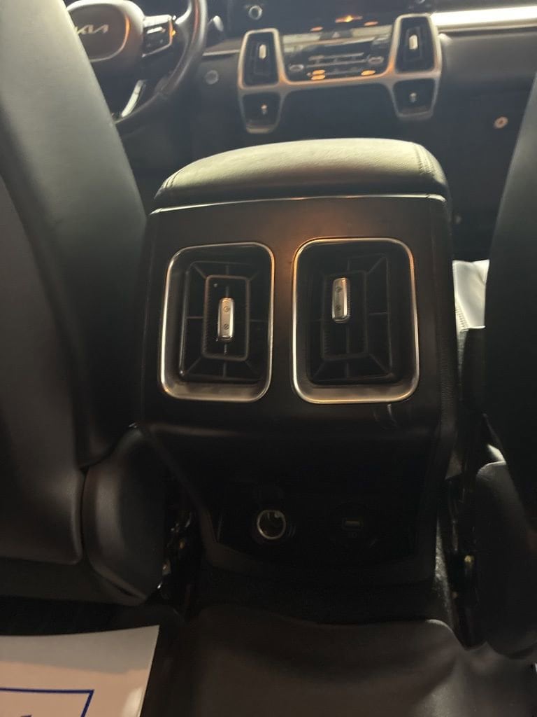 2022 Kia Sorento EX - Photo 22