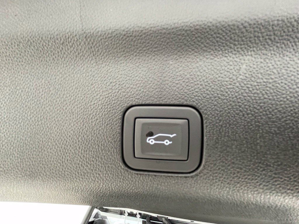 2027 GMC Yukon AT4 - Photo 7