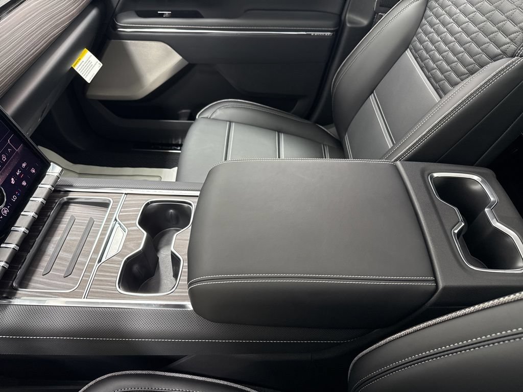 2025 GMC Sierra EV Denali - Photo 33