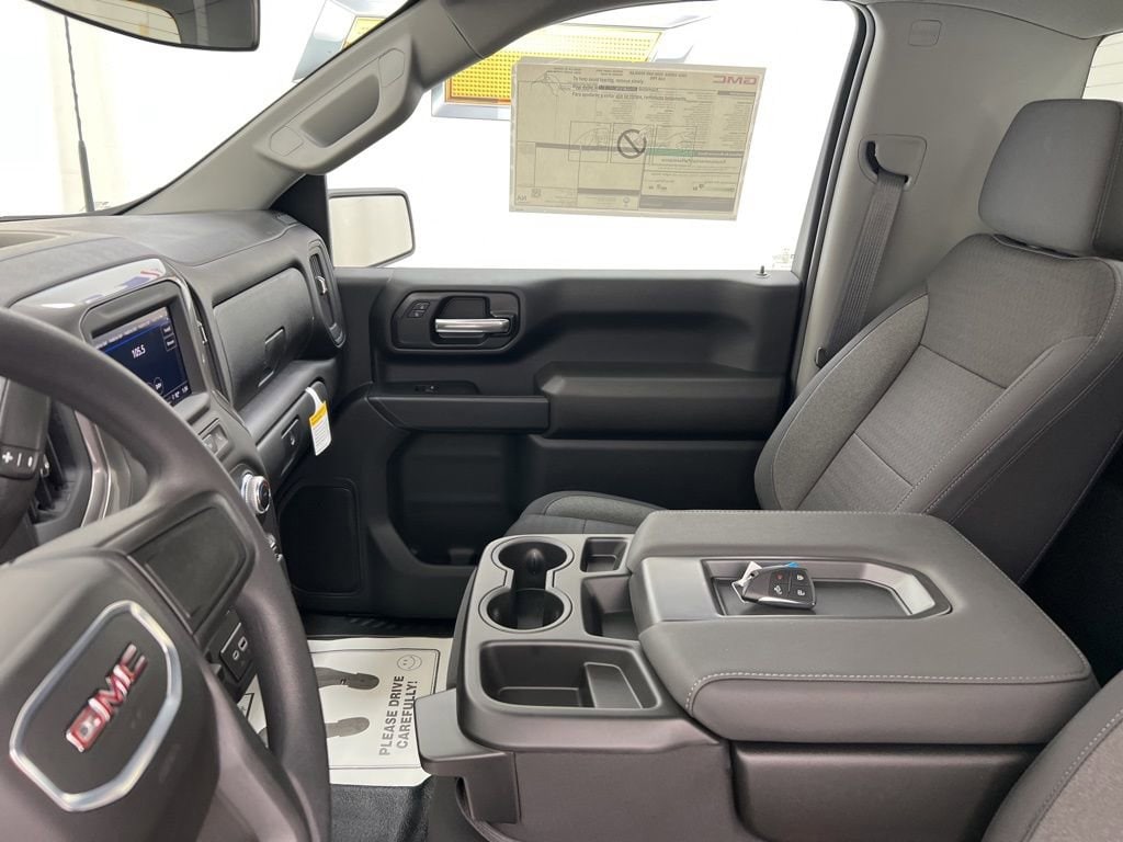 2025 GMC Sierra 2500HD Pro - Photo 18