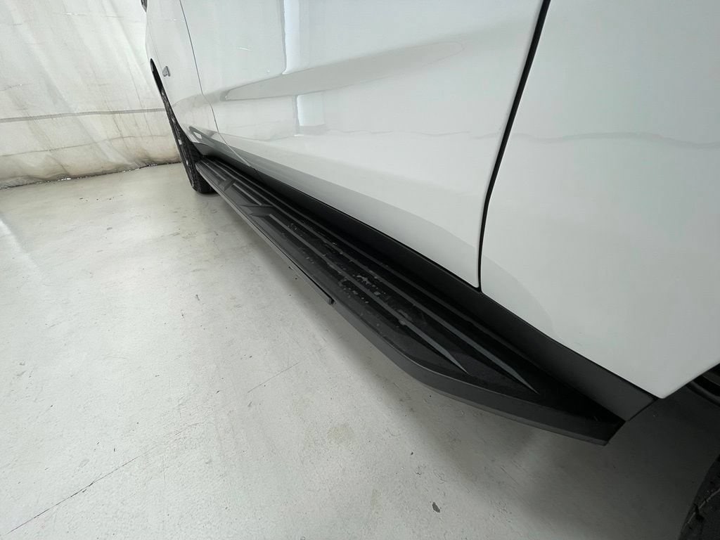 2026 GMC Yukon XL AT4 - Photo 13