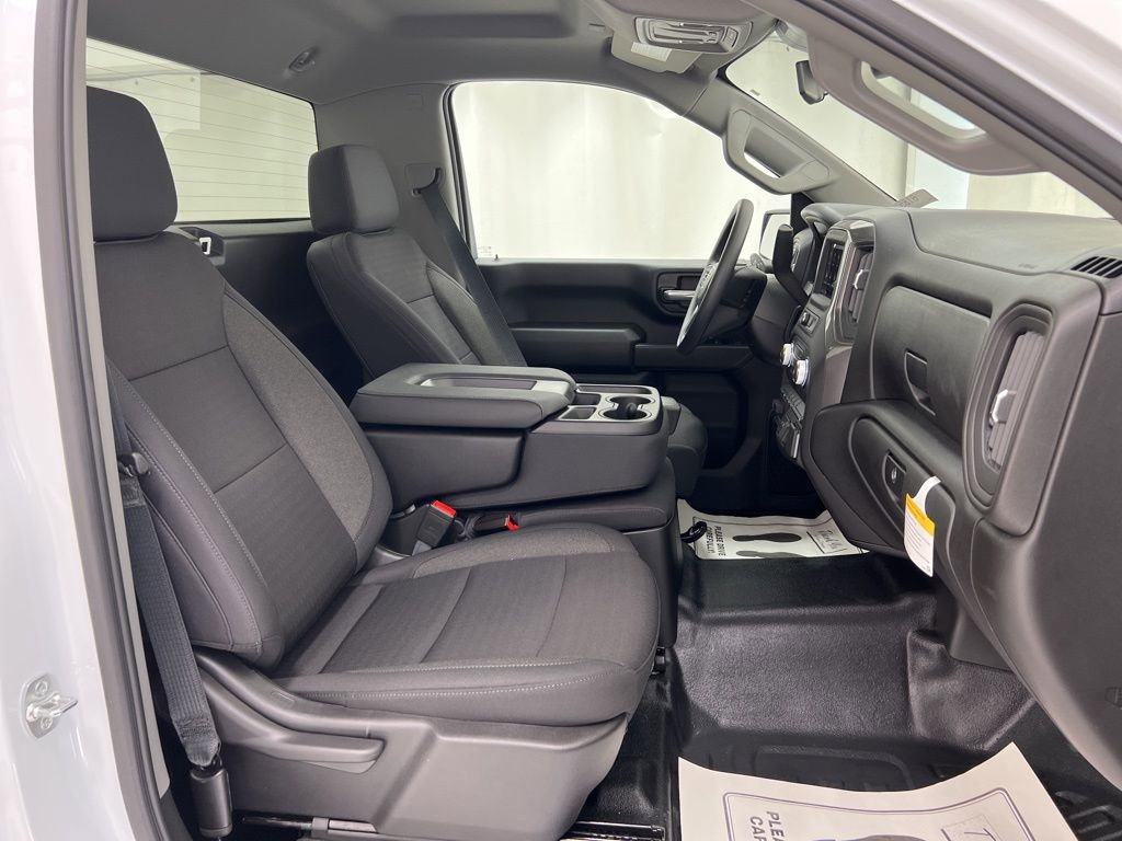 2025 GMC Sierra 2500HD Pro - Photo 9