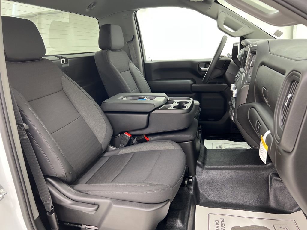 2025 GMC Sierra 2500HD Pro - Photo 9