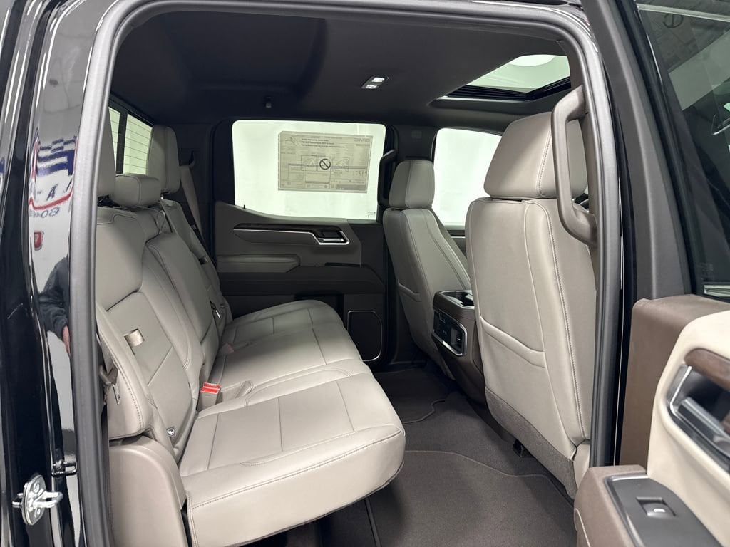 2026 GMC Sierra 1500 SLT - Photo 12