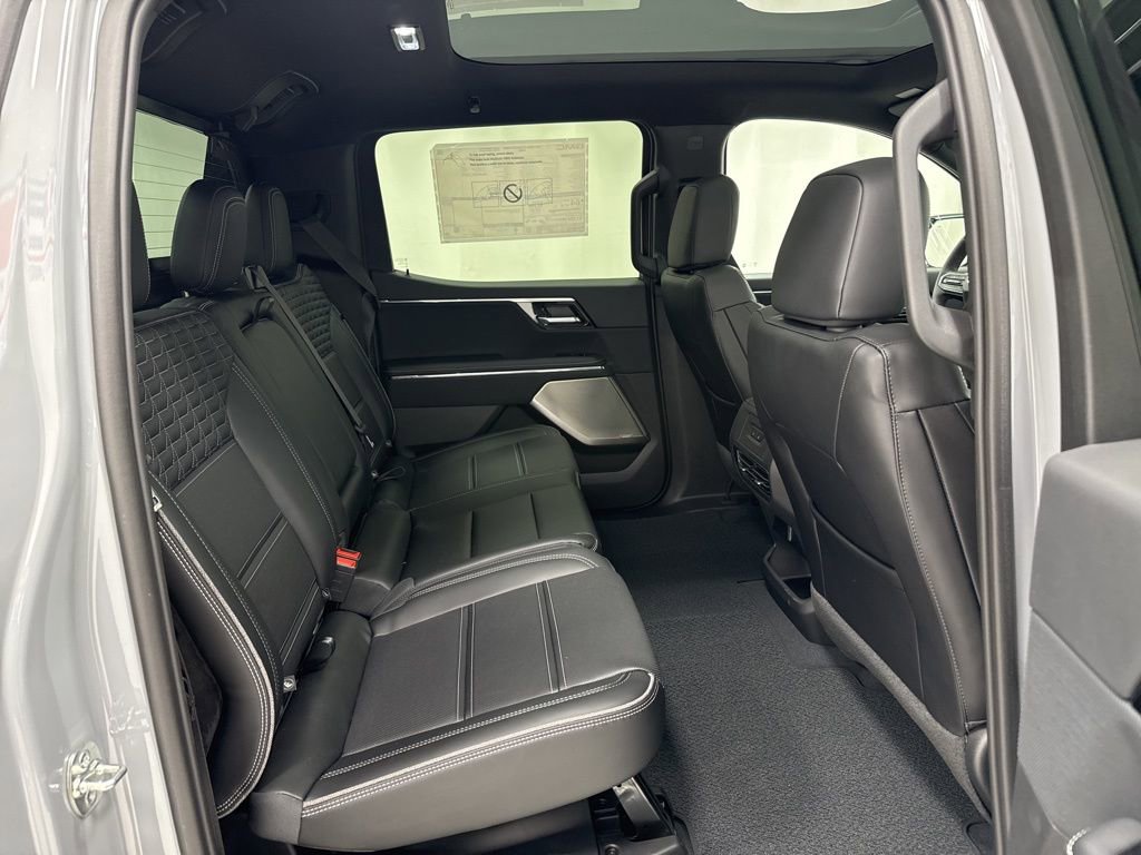 2025 GMC Sierra EV Denali - Photo 12