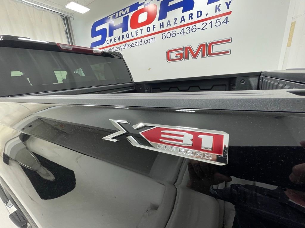 2026 GMC Sierra 1500 SLT - Photo 9